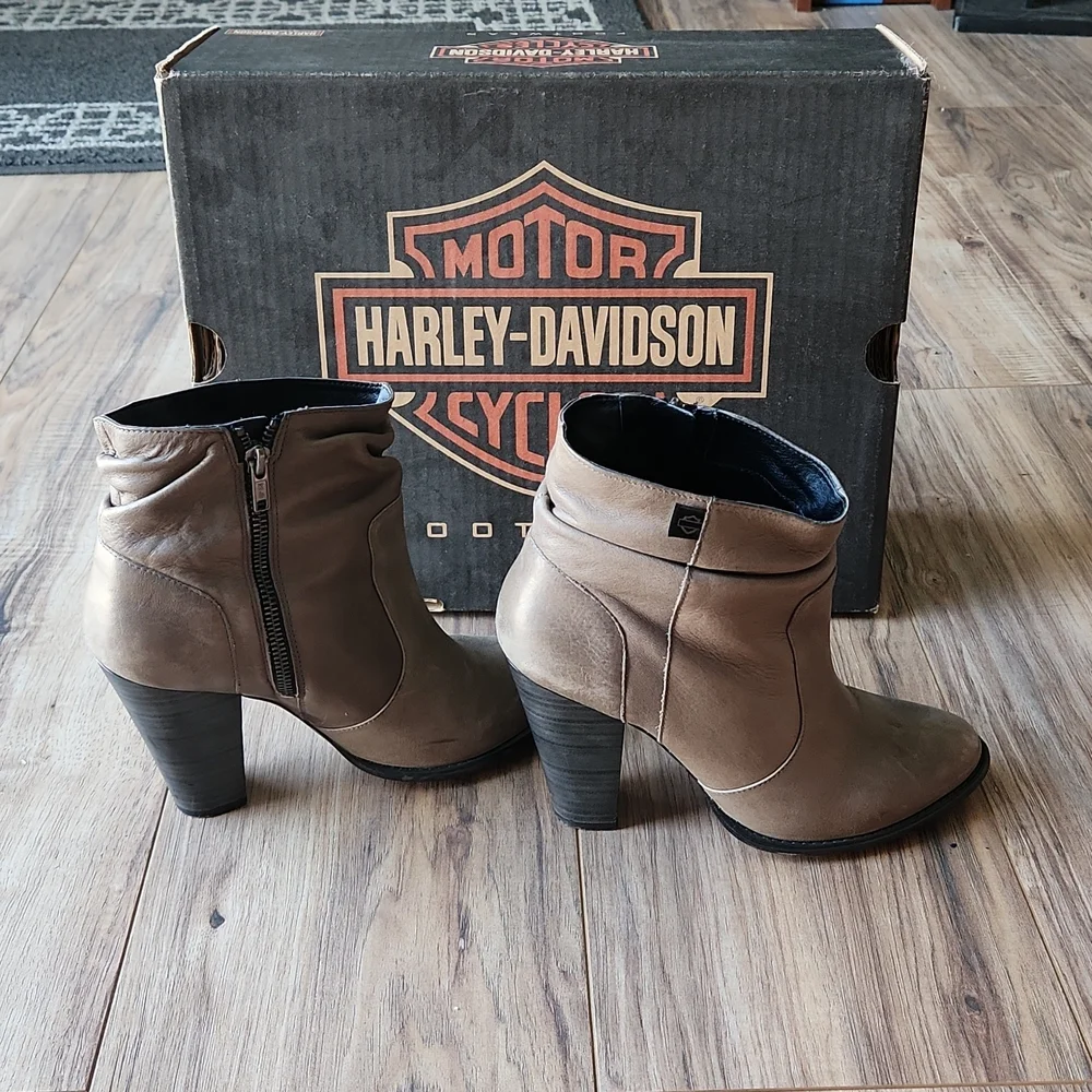 Booties - Picture 5 of 9